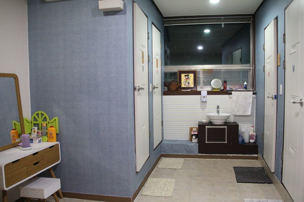 D Plan Backpackers Hotel Busan Exterior photo